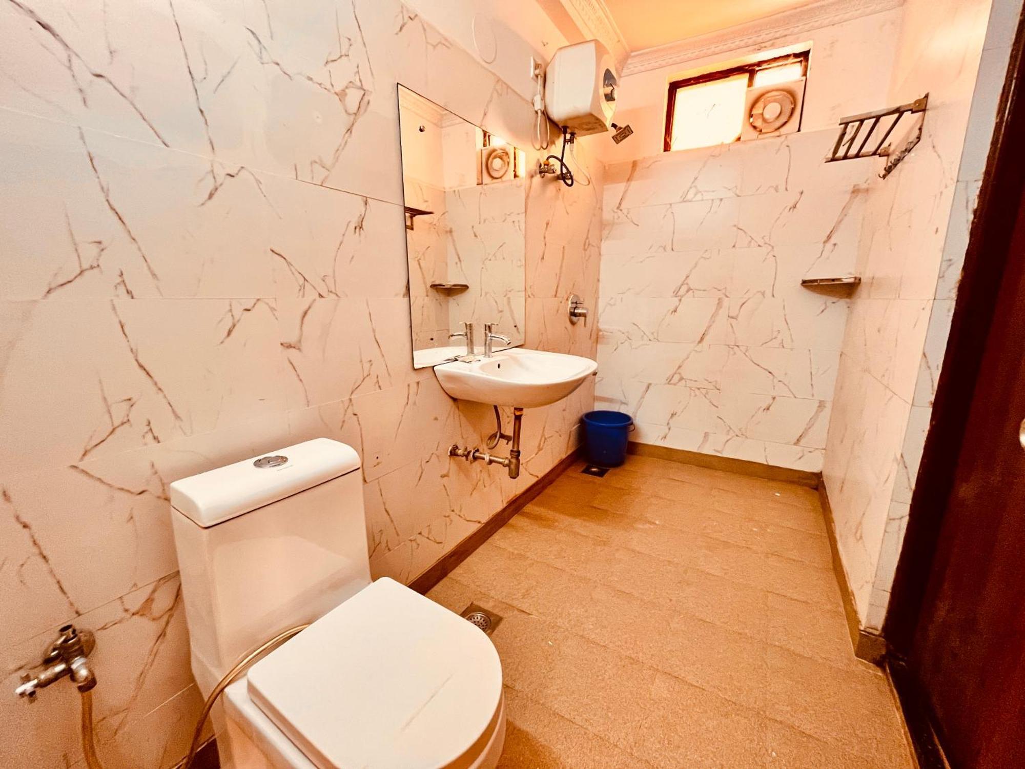 Summer Beach Resort, Goa - #Near Baga Beach #Swimming Pool #Garden #Bar #Lift #Premium Rooms #Property Of The Year #70565-84665 Calangute Exterior photo