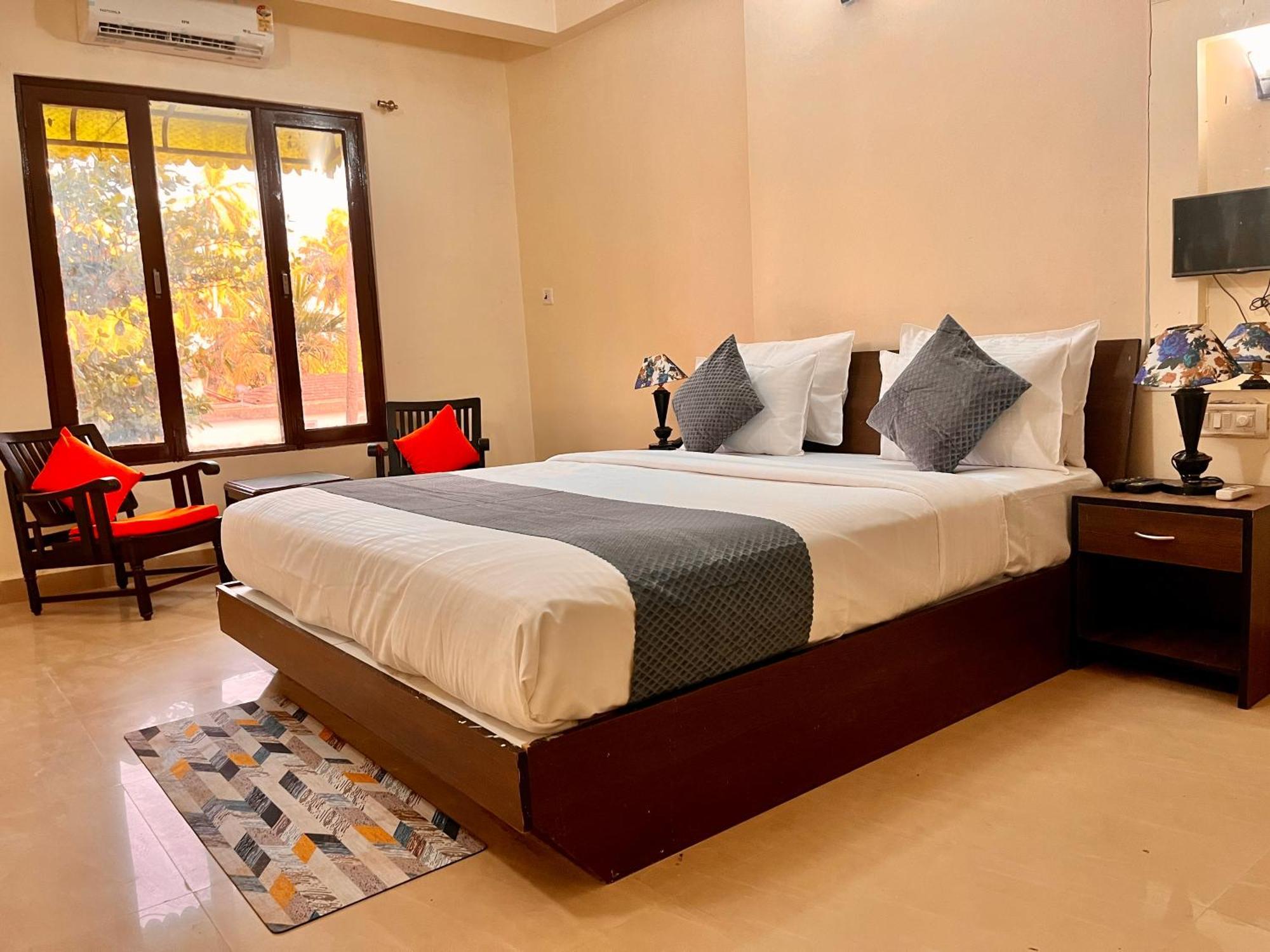 Summer Beach Resort, Goa - #Near Baga Beach #Swimming Pool #Garden #Bar #Lift #Premium Rooms #Property Of The Year #70565-84665 Calangute Exterior photo